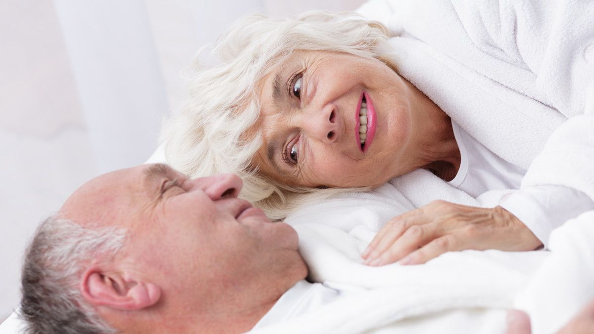 Posisi Seks yang Aman untuk Lansia