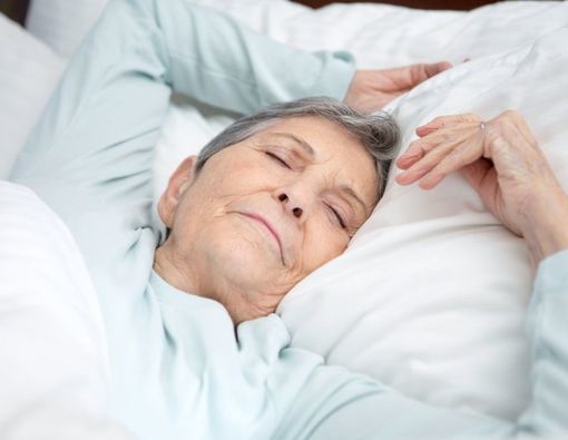 Kenapa Lansia Lebih Banyak Tidur?