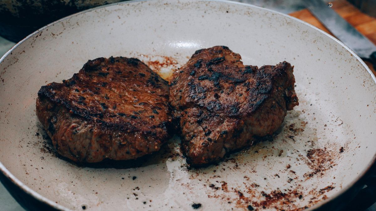 Waspada Bahaya Konsumsi Makanan Gosong di Acara Barbeku
