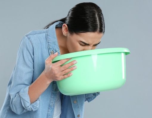 Penyebab Muntah Hitam dan Cara Mengatasinya