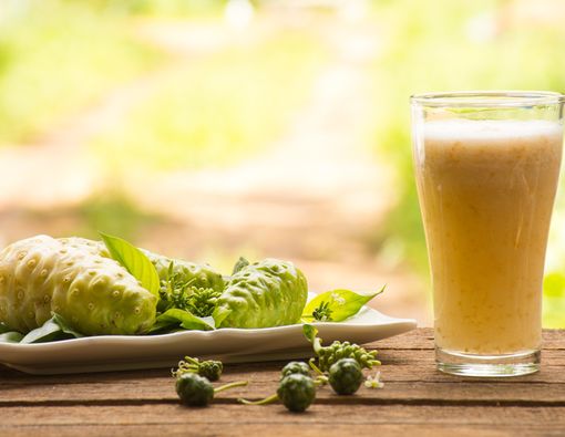 Jus Mengkudu, Apa Manfaatnya untuk Kesehatan?