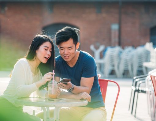 10 Cara Tetap Romantis Meski LDR, Bikin Hubunganmu Langgeng!