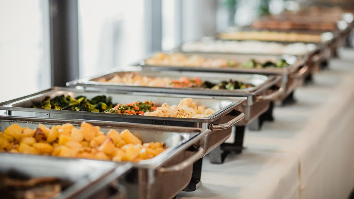 Jangan Ambil 4 Makanan Ini di Restoran Prasmanan