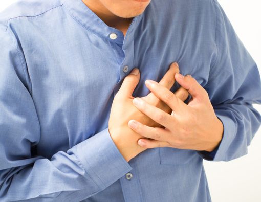 Pertolongan Pertama Saat Ada yang Terkena Serangan Jantung