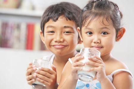 Seberapa Banyak Anak Harus Minum Susu dalam Sehari?