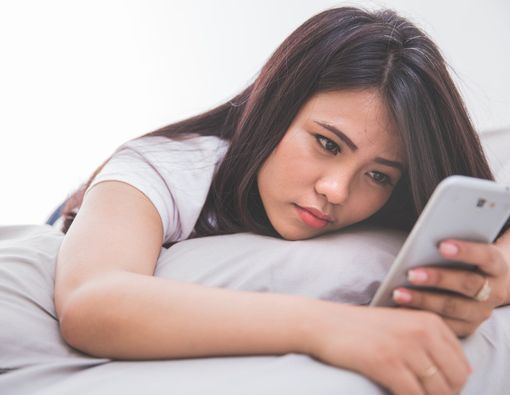 Benarkah Media Sosial Picu Perilaku Bunuh Diri?