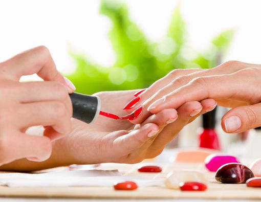 3 Efek Samping Berbahaya Akibat Pakai Kutek Gel