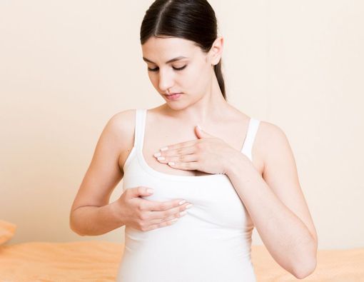 Muncul Benjolan Kecil Seperti Jerawat di Payudara, Apa Itu?