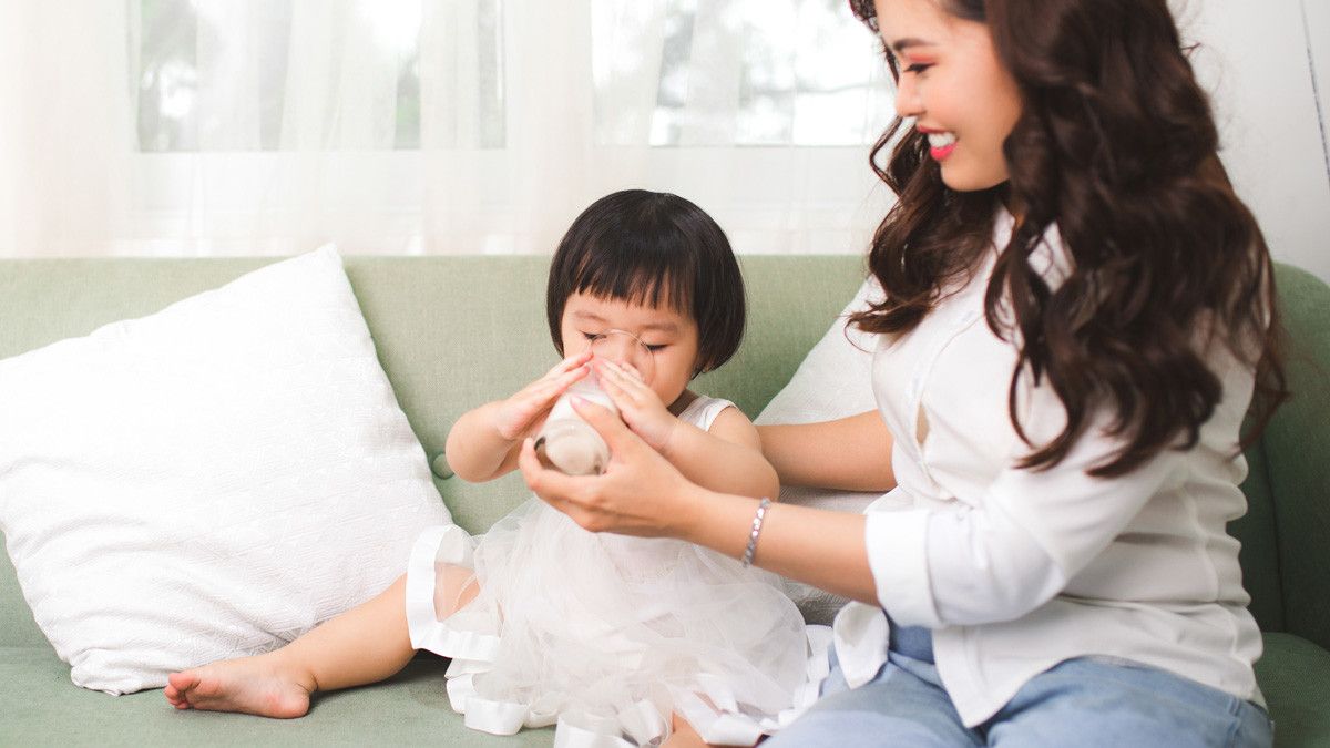 Cegah Anak Susah BAB, Bagaimana Memilih Susu yang Tepat?