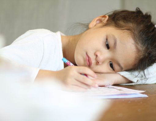 6 Tips Menangani si Kecil yang Malas Belajar