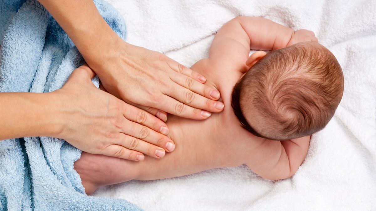 Ini Teknik Pijat Bayi yang Bisa Anda Lakukan di Rumah