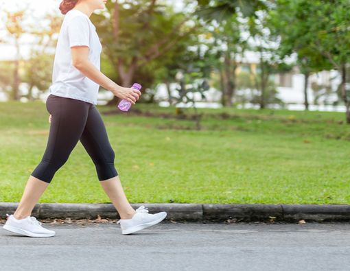 Jalan Kaki, Olahraga Sederhana yang Bikin Panjang Umur