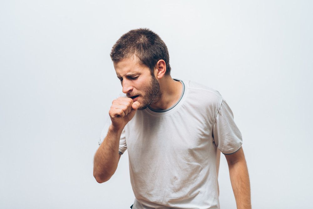 Kenali Perbedaan Batuk Akibat Kanker Paru dan Batuk Biasa