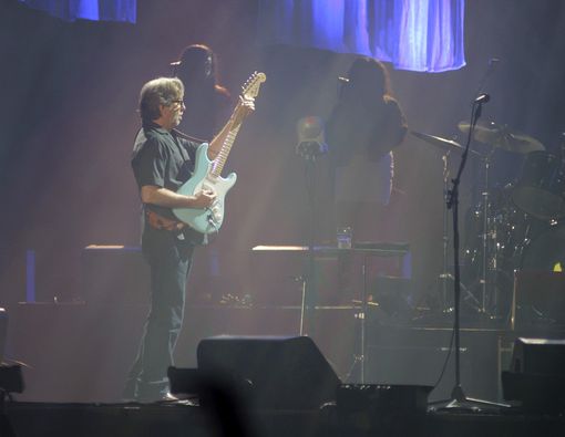 Musisi Eric Clapton Terancam Tuli akibat Tinnitus