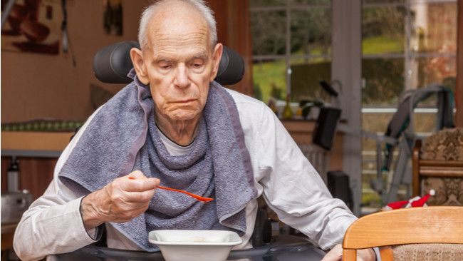 Tips Makan yang Tepat untuk Penderita Parkinson