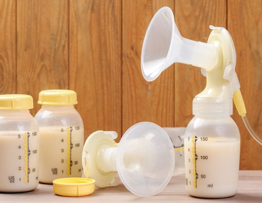 Ini Dampak Negatifnya Jika Anda Nekat Pompa ASI di Toilet