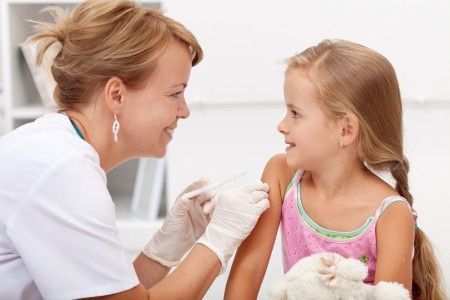 Tip Agar Anak Tidak Takut Diimunisasi
