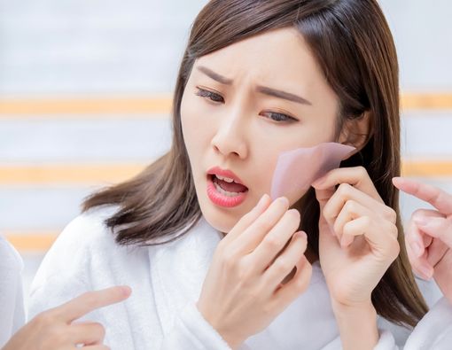 15 Rekomendasi Serum Terbaik untuk Kulit Berminyak