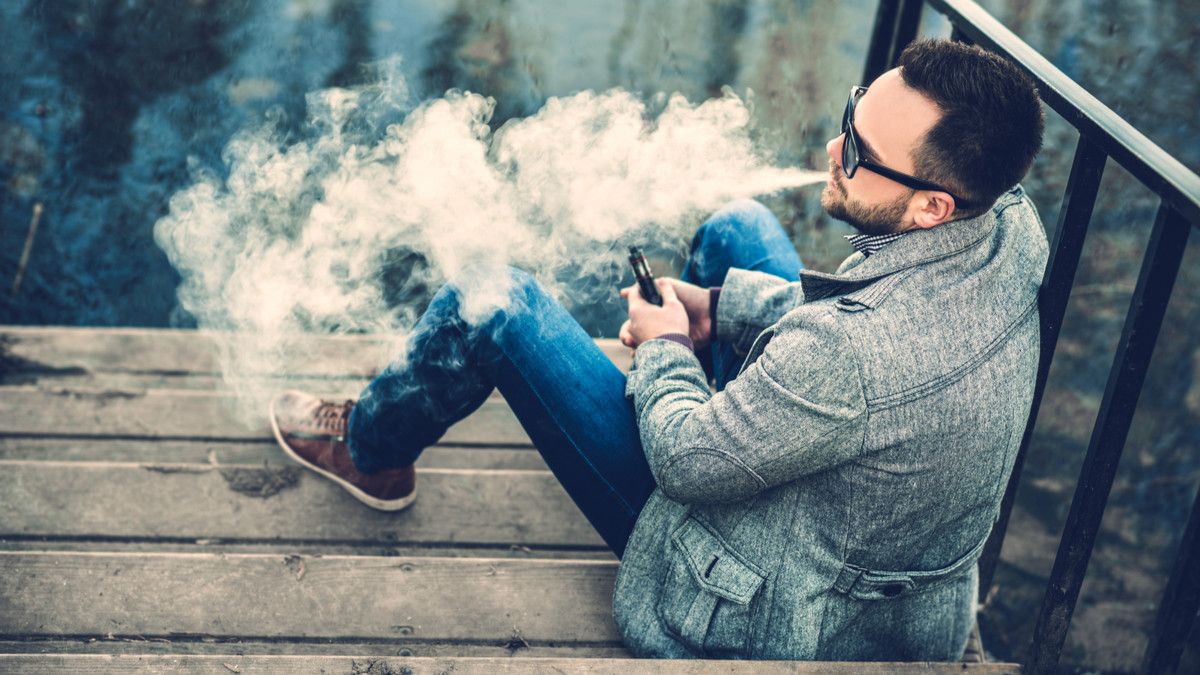 Sering Merokok Vape Bisa Bikin Flu Sulit Sembuh?