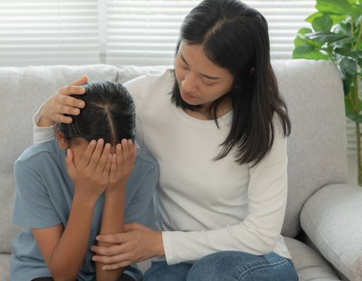 Mengenal Istilah Guilt Tripping dalam Mengasuh Si Kecil