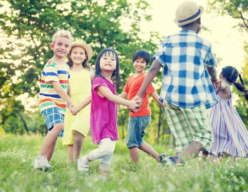 Bermain di Luar Rumah Baik untuk Kesehatan Mata Anak