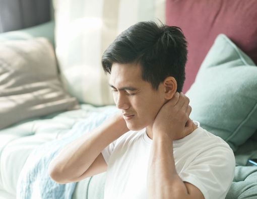 10 Penyebab Leher Belakang Sering Sakit 