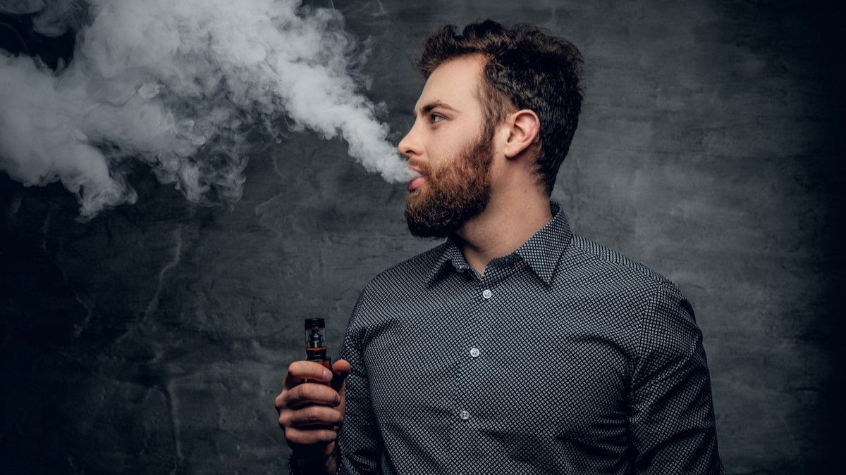 Vape Lebih Aman untuk Kesehatan Mulut daripada Rokok Biasa?