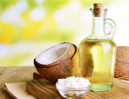 Jaga Kesehatan Gigi dan Mulut dengan Berkumur Minyak Kelapa