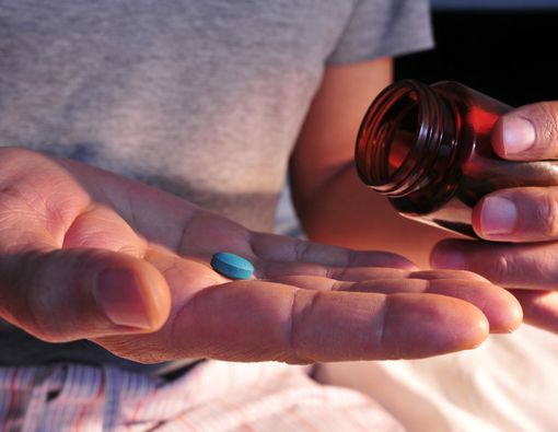 Sering Minum Obat Perangsang, Apa Bahayanya?