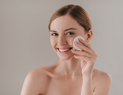 Pilih Cairan AHA atau BHA untuk Eksfoliasi Kulit Wajah?