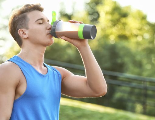 Minuman Protein, Benarkah Bermanfaat Dikonsumsi Usai Olahraga?