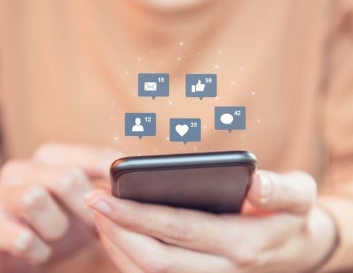 Bahaya Oversharing di Media Sosial untuk Kesehatan Mental