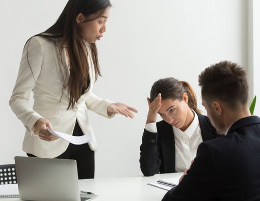 Teman Sok Pintar dan Merasa Hebat, Mungkin Dia Kena Efek Dunning-Kruger!