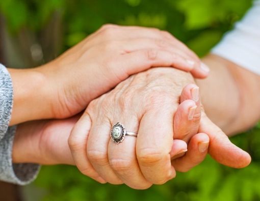 Tips Mengelola Hubungan Akibat Dampak Psikis Parkinson