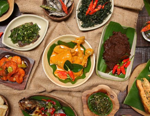 Tips Makan Nasi Padang Tanpa Perlu Khawatir Kolesterol