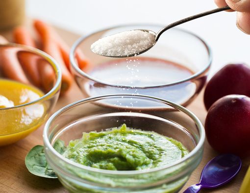 Tambahkan Gula dan Garam pada MPASI, Amankah?