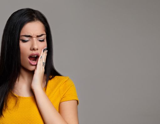 Waspada, Langsung Sikat Gigi Setelah Makan Bikin Gigi Ngilu!