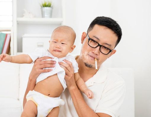 Awas, Anak Bisa Terserang Pneumonia Gara-Gara Orang Tua Merokok