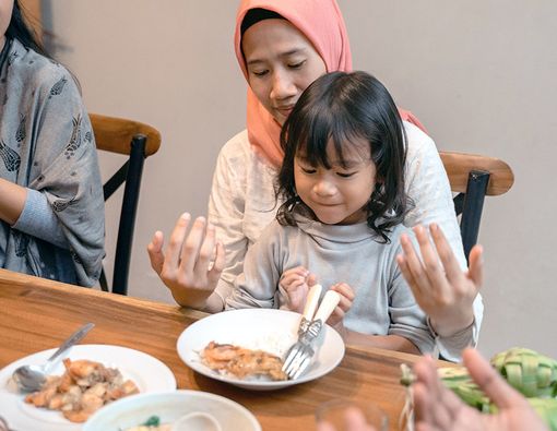 Kapan Waktu yang Tepat Ajarkan Anak untuk Puasa?