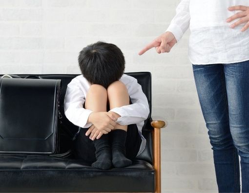 Dampak Pola Asuh Otoriter bagi Kesehatan Mental Anak