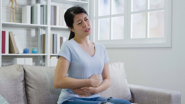 5 Penyebab Sakit Perut yang Tidak Bisa Disepelekan