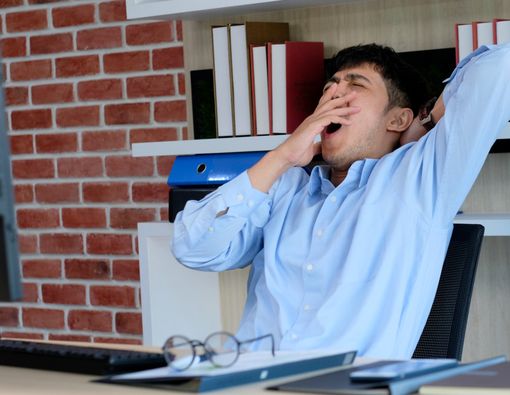 Kondisi Sering Mengantuk pada Pria, Gejala Apa?