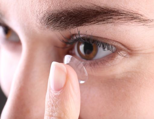 Atasi Luka Kornea Mata dengan Terapi Softlens