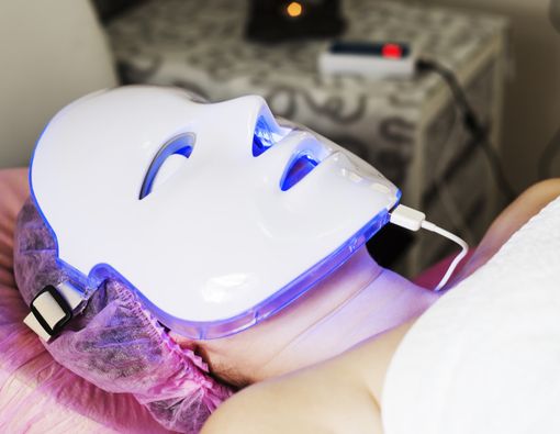 LED Mask Wajah dan Manfaatnya dalam Mengurangi Jerawat Secara Efektif