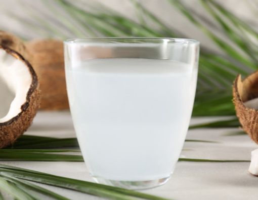 Buka Puasa Minum Air Kelapa Hijau Bisa Cegah Batu Ginjal?