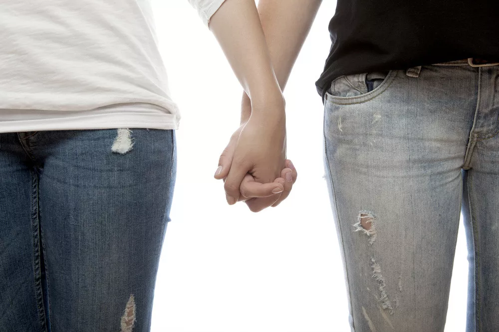 Ini yang Terjadi pada Wanita Straight yang Berubah Jadi Lesbian