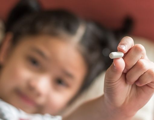 Anak Sembarangan Minum Antibiotik? Ini Efek Sampingnya