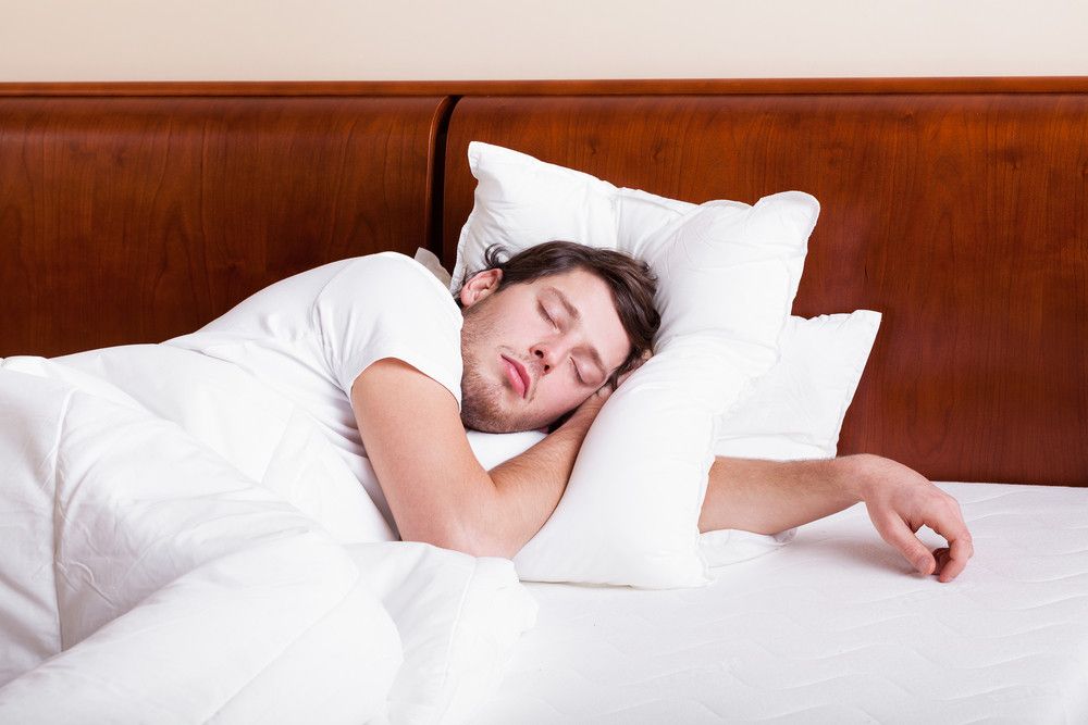 Mengapa Lengan Terasa Kebas Saat Tidur?