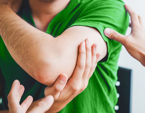 Posisi Sama Terlalu Lama, Kegiatan Ini Bisa Picu Kram, Kebas, dan Kesemutan