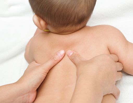 Pijat si Kecil dengan Baik dan Benar, Ini Caranya